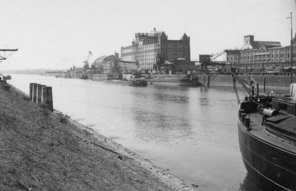 L18 06 Schlitz Rheinhafen